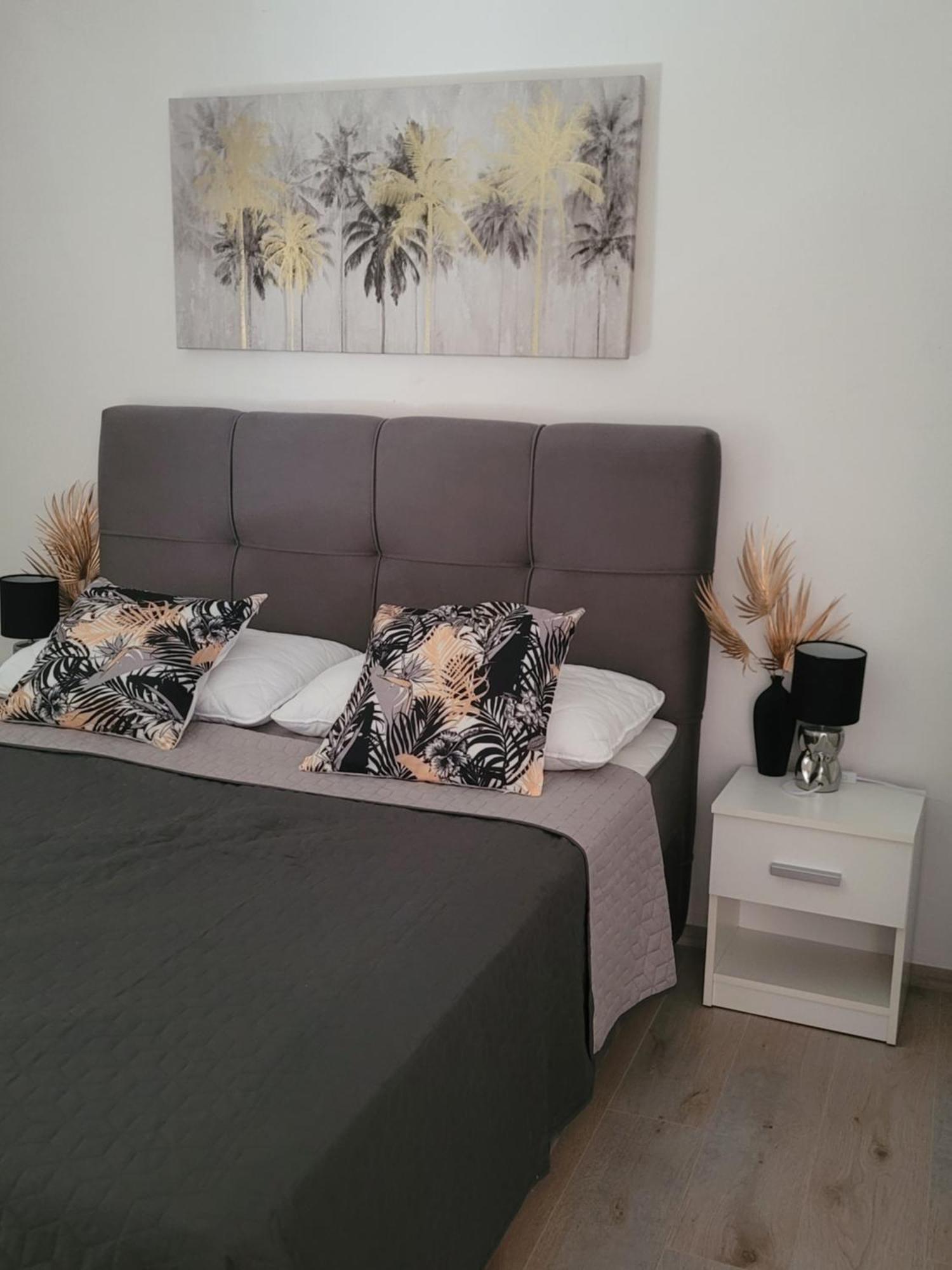 Apartments Lanterna Ražanac Eksteriør bilde
