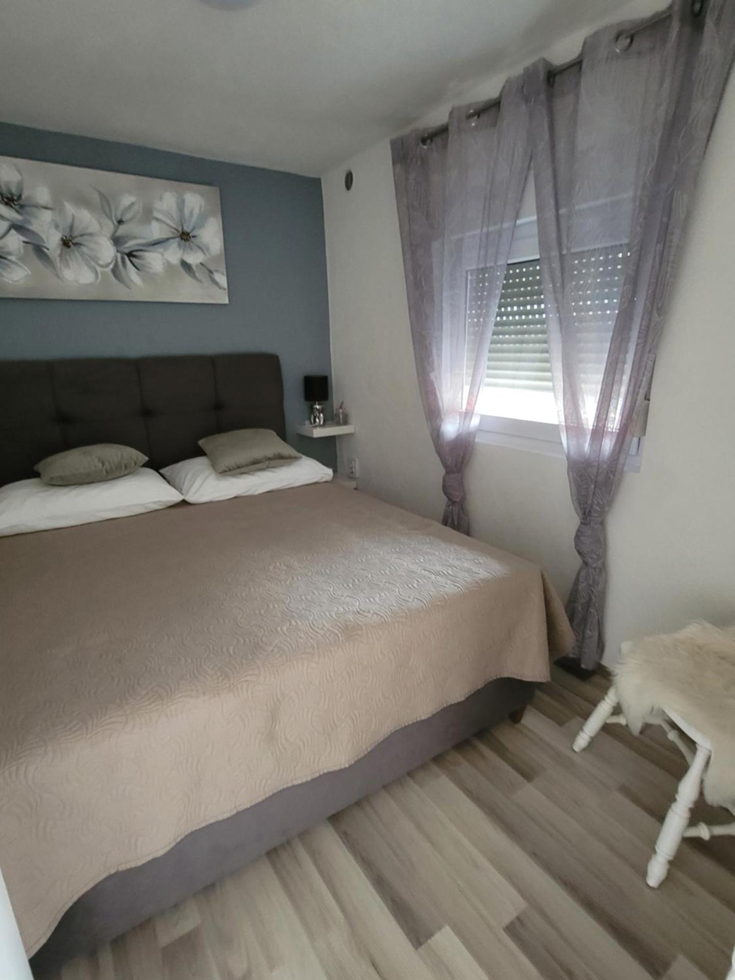 Apartments Lanterna Ražanac Eksteriør bilde